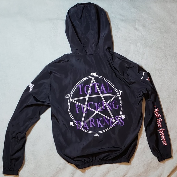 トップス vetements 16-17awTotal Fucking Darkness Vetements AW16 Shoulder Padded Total Fucking Darkness